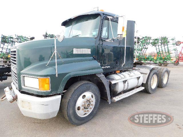 1997 Mack CH613_1.jpg